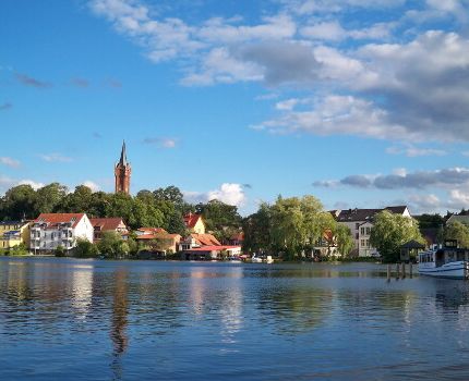 Blick über den Feldberger See (© Werner Anderse / pixelio.de)